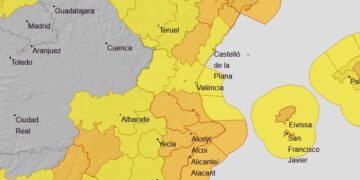 El "viento de poniente" pone en jaque a la Comunitat: alerta naranja por rachas de hasta 100 km/h