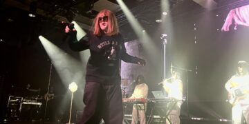 Rusowsky se proclama referente del pop experimental en el Auditorio Roig Arena