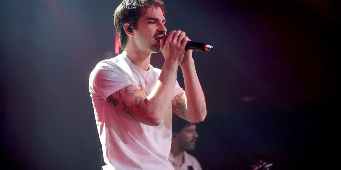 Xavibo firma una noche de introspección y cercanía en el Auditorio Roig Arena