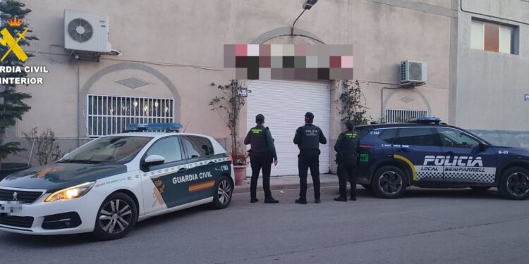 Tres jóvenes arrestados tras un asalto a un local hostelero en Beniparrell