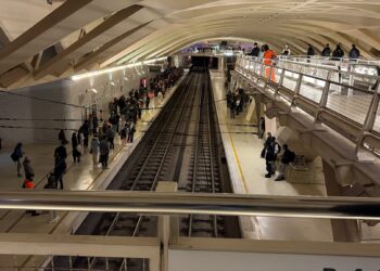 Caos y desinformación en Metrovalencia: una avería técnica bloquea la red en plena hora punta