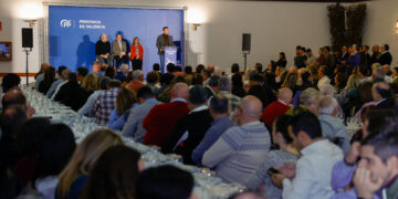 El PP provincial exhibe músculo en Alzira pese al vacío de la capital y el plantón de Catalá