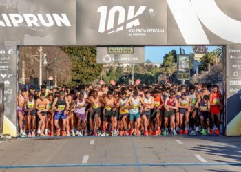 Valencia pulveriza el cronómetro: Triple récord histórico en una 10K Valencia de leyenda