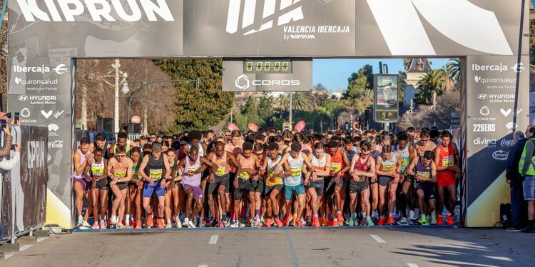 Valencia pulveriza el cronómetro: Triple récord histórico en una 10K Valencia de leyenda