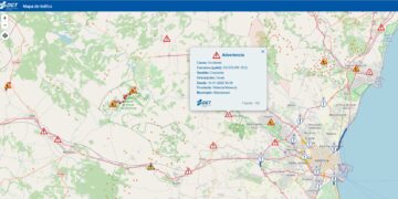 Grave colisión frontal en la CV-370: La carretera entre Vilamarchant y Pedralba queda cortada al tráfico