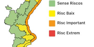 .La borrasca 'Harry' pone en jaque a la Comunitat: alerta naranja por olas de seis metros y nieve en el interior