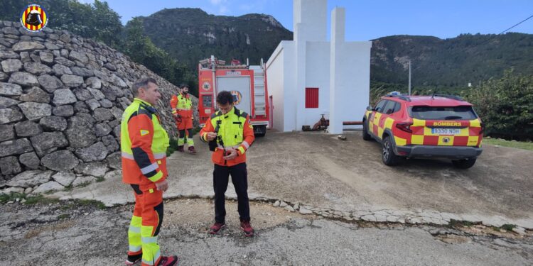 Prosigue la búsqueda de la joven desaparecida ayer en Favara con un despliegue de medios 1 Prosigue la búsqueda de la joven desaparecida ayer en Favara con un despliegue de medios