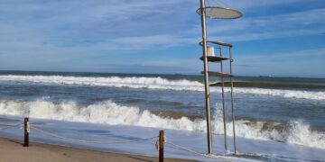 El "espejismo" de los 28 millones: El mar se engulle la regeneración de las playas del sur de Valencia en apenas un año