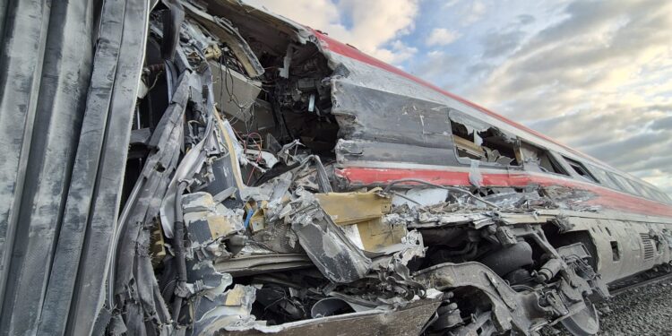 Óscar Puente reconoce muescas parecidas a las las Iryo accidentado pero en la rueda contraria, lo que apunta a otro defecto en otro raí
