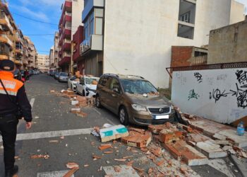 El temporal "Kristin" colapsa Alicante: 190 emergencias en cinco horas por rachas de hasta 156 km/h