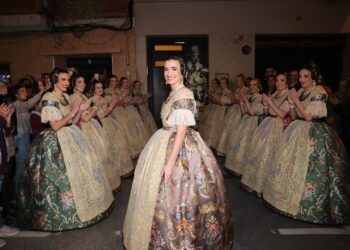 El espolín ‘Terreta’: Un homenaje tejido en seda para Carmen Prades Gil