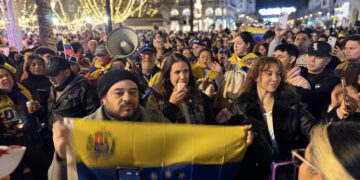 Mary Ponte pide responsabilidad y organización a los venezolanos concentrados en la Plaza del Ayuntamiento de Valencia