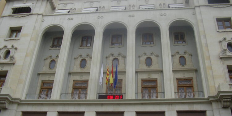Catalá retira las subvenciones al Ateneo Mercantil por la situación de la terraza. ¿Ataque al Ateneo?