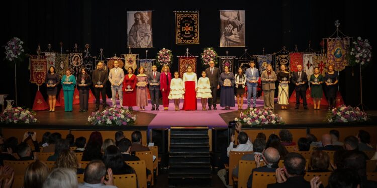 Torrent corona a Inmaculada Puchades como Reina del Encuentro 2026: Comienza el sueño de la Resurrección