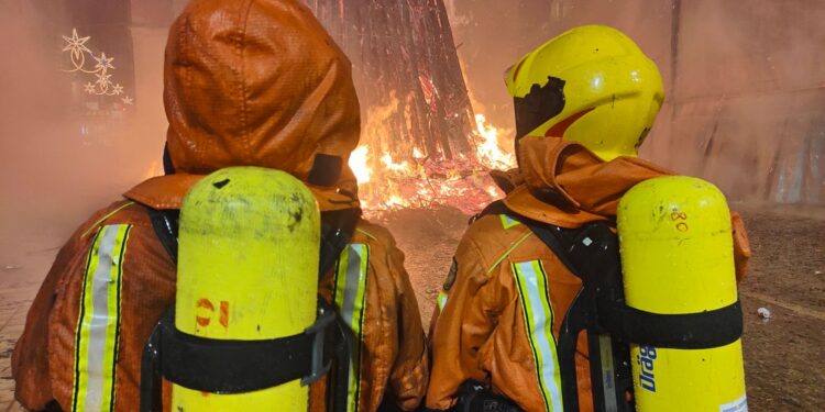 Drones y un centenar de efectivos blindarán las Hogueras de Sant Antoni en 45 municipios de la provincia de Valéncia