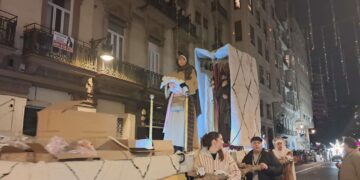 La cabalgata más rápida vista en Valencia: carrozas de Alliexpréss, pifias históricas e improvisación absoluta