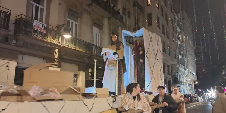 La cabalgata más rápida vista en Valencia: carrozas de Alliexpréss, pifias históricas e improvisación absoluta 1 La cabalgata más rápida vista en Valencia: carrozas de Alliexpréss, pifias históricas e improvisación absoluta