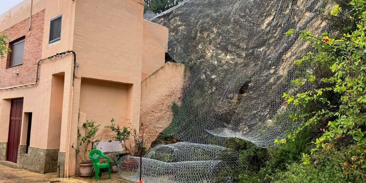 Sot de Chera protege su casco urbano frente a la amenaza de los desprendimientos