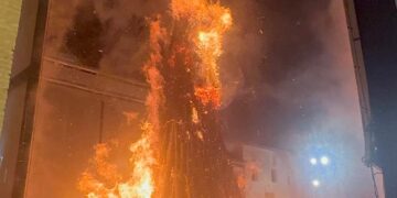 Canals hace historia ante el fuego: «La Bella Improvisada» arde ante el mundo