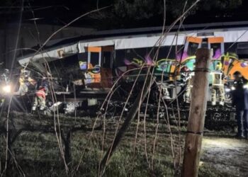 El desplome de un muro causa un muerto y 37 heridos y obliga al cierre total de la red de Rodalies en Cataluña