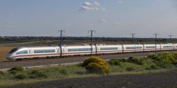Adif recorta la oferta nocturna del AVE Madrid-Barcelona para blindar el mantenimiento de la red