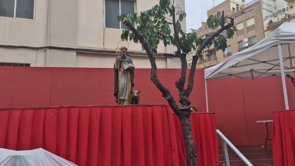 bendicion de animales de la calle Sagunto reune a miles de personas en Valencia por San Antonio Abad 20260117 104730 1 Mediana