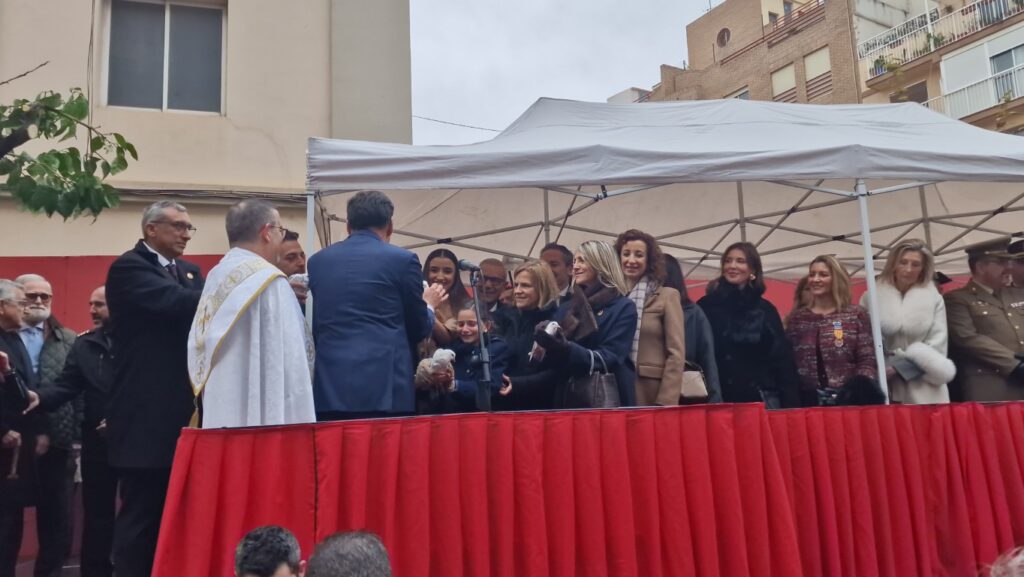 bendicion de animales de la calle Sagunto reune a miles de personas en Valencia por San Antonio Abad 20260117 104730 38 Mediana