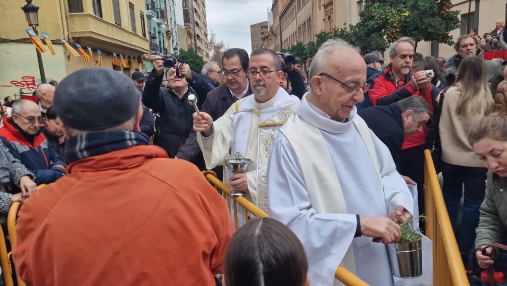 bendicion de animales de la calle Sagunto reune a miles de personas en Valencia por San Antonio Abad 20260117 104730 93 Mediana