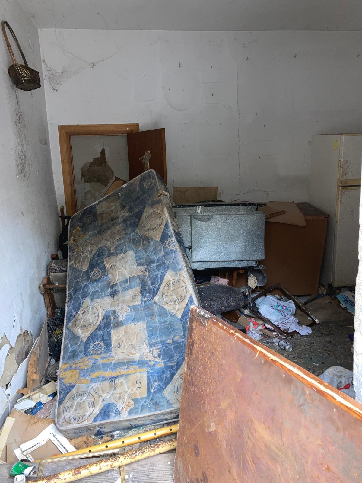 Xàtiva: El espejismo de FITUR frente a la cruda realidad de un casco antiguo en llamas 5 Interior casa okupada