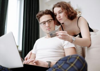 Los pagos con TPV registran récords que hablan de la revolución del dinero digital