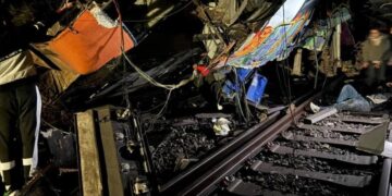 20 heridos en Rodalies de Cataluña tras el descarrilamiento de un tren sobre el que ha caído un muro de contención
