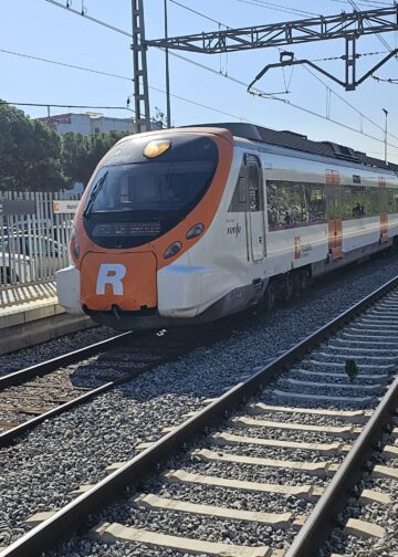 El caos estructural de Rodalies Cataluña: entre el restablecimiento precario y el azote del vandalismo