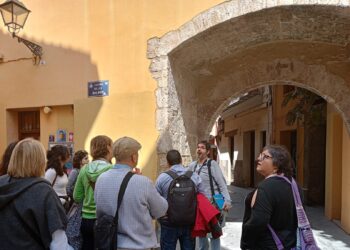 Rutas con CaminArt: un viaje apasionante por la historia andalusí, los enigmas urbanos y la crónica negra de la ciudad 19 Rutas con CaminArt: un viaje apasionante por la historia andalusí, los enigmas urbanos y la crónica negra de la ciudad