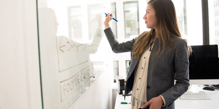 El Ayuntamiento convoca los Premios Emprende 2026 con 35.000 euros para impulsar el talento empresarial