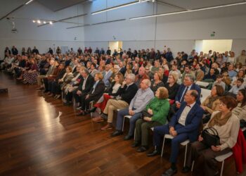 Torrent rinde tributo a la lealtad: 46 matrimonios celebran medio siglo de vida en un San Valentín histórico
