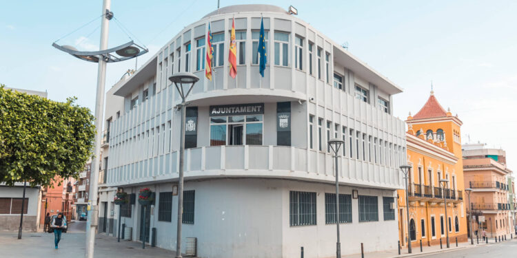 Picassent cierra sus espacios públicos ante el riesgo de fuertes rachas de viento 1 Picassent blinda sus espacios públicos ante el riesgo de fuertes rachas de viento