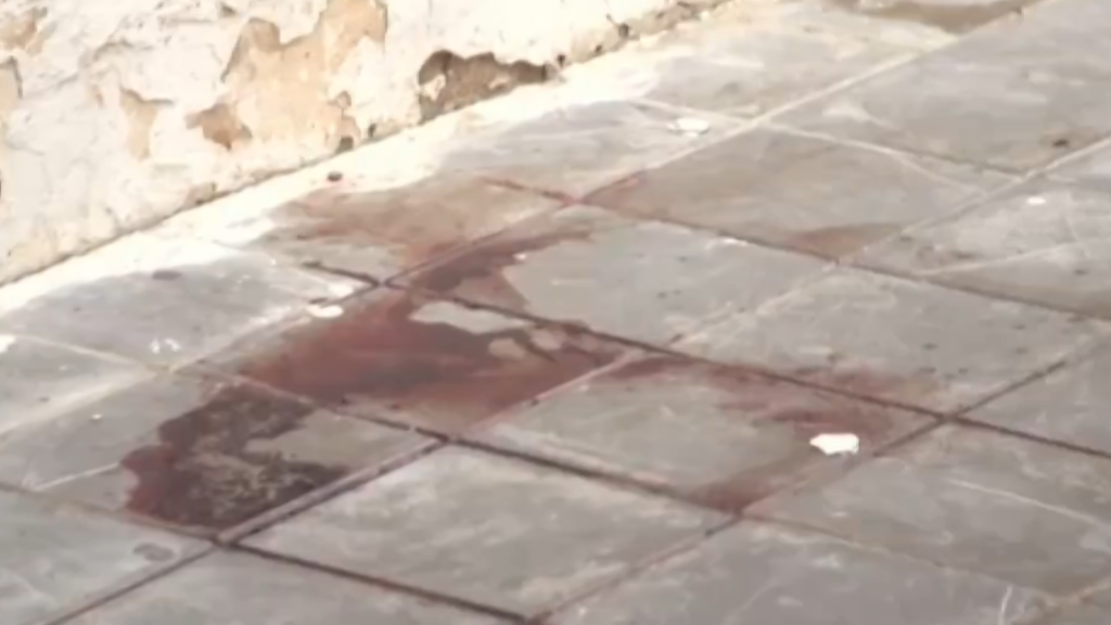 Una mujer de 71 años, brutalmente agredida en plena calle en Campanar tras un intento de robo 4 Brutal agresion a una mujer de 71 anos en Campanar dos individuos en patinete la golpearon hasta dejarla inconsciente 2