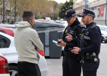 La Policía Local intensifica la campaña contra los “gorrillas” en Valéncia: 276 denuncias en una semana