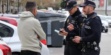 La Policía Local intensifica la campaña contra los “gorrillas” en Valéncia: 276 denuncias en una semana