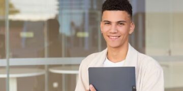 La Generalitat Valenciana lanza ayudas de hasta 25.000 euros para fomentar la contratación de jóvenes cualificados