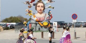 Valéncia y Sant Antoni de Portmany refuerzan su hermandad con el 25º aniversario de las fallas ibicencas