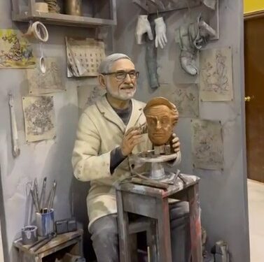 El último gran tributo: El Ninot de la Falla 242 que busca la gloria eterna en las Fallas 2026