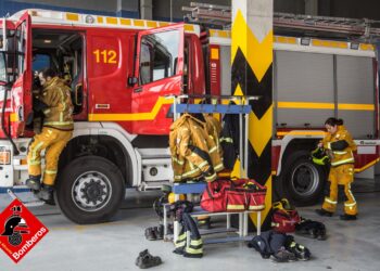 Derrumbe en Elda: Dos personas rescatadas tras el colapso del piso superior de una vivienda