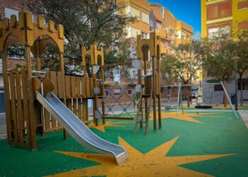 Torrent transforma la Plaza Pintor Miró en un referente del ocio infantil con su nueva área de juegos