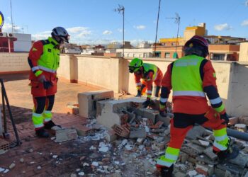 Más de 60 intervenciones del Consorci de Bombers de Diputació de valéncia en una jornada crítica por el viento
