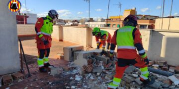 Más de 60 intervenciones del Consorci de Bombers de Diputació de valéncia en una jornada crítica por el viento