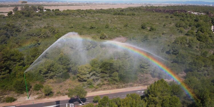 Valencia activa los cañones de agua del Saler ante el peligro extremo de incendios decretado por la GVA