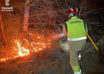 El incendio de Cabanes entra en fase de estabilización tras un intenso despliegue de extinción