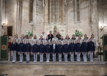 El mundo fallero se encomienda a Santa Bárbara antes del estruendo de la Macrodespertà