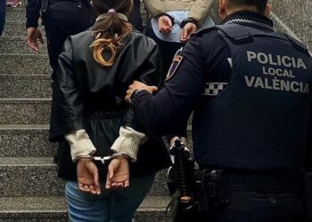 Golpe a la delincuencia itinerante en el corazón de Valencia: cuatro detenidas por robos en el Metro